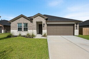 1054 Great Barracuda Ln in Alvin, TX - Building Photo
