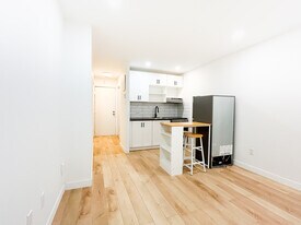 1375 La Fontaine Rue in Montréal, QC - Building Photo