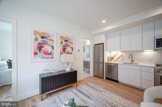 1775 Swann St NW in Washington, DC - Foto de edificio - Building Photo