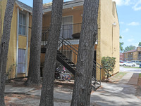 Casa Grande Apartments in Houston, TX - Building Photo - Building Photo