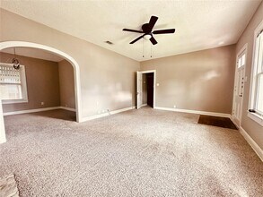 916 E 37th St in Austin, TX - Building Photo - Building Photo