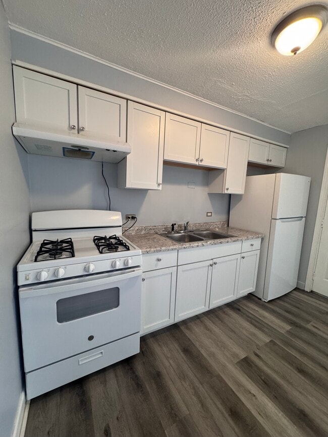 503 James Ct, Unit D in Glendale Heights, IL - Foto de edificio - Building Photo
