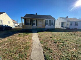 5105 Robin Grey Ln in Richmond, VA - Building Photo