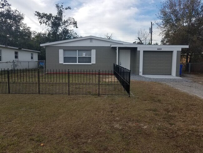 6809 E North Bay St in Tampa, FL - Building Photo - Building Photo