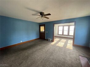 301 Roslyn Ave NW in Canton, OH - Building Photo - Building Photo