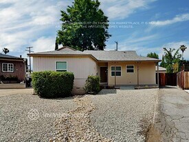 18147 Archwood St in Los Angeles, CA - Building Photo