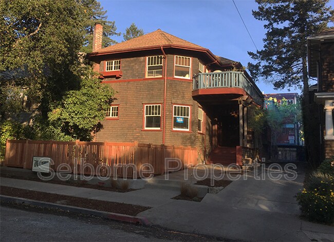 property at 2619 Benvenue Ave