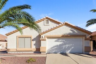 8748 W Salter Dr in Peoria, AZ - Building Photo