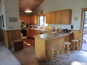 14379 Glacier View Dr in Truckee, CA - Building Photo - Building Photo