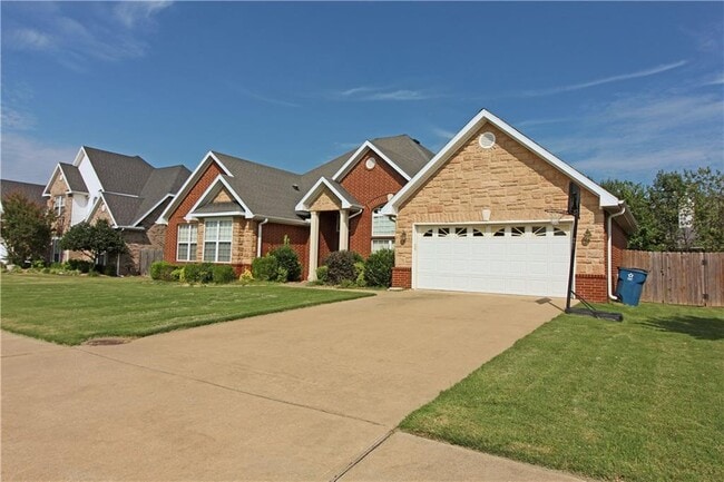 607 SE Jamaica Dr in Bentonville, AR - Building Photo - Building Photo