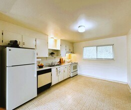 8790 Petaluma Hill Rd in Penngrove, CA - Building Photo - Building Photo