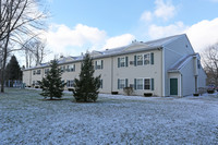 Village Centre Apartments in Brockport, NY - Foto de edificio - Building Photo