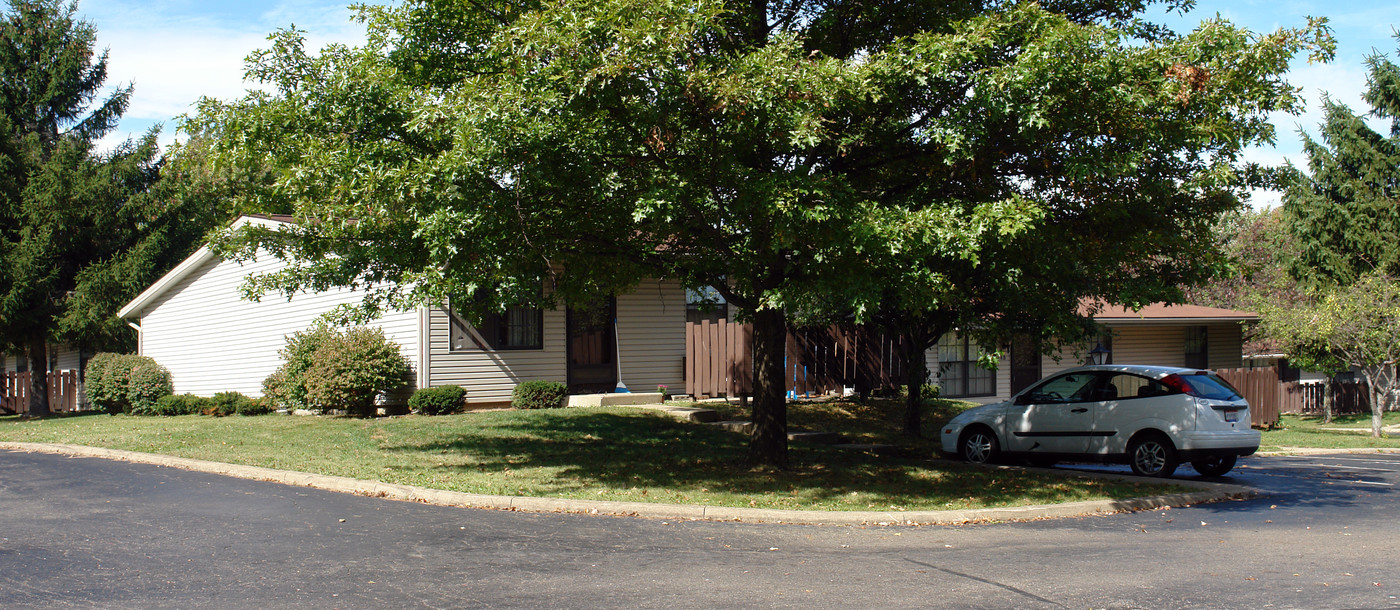 Villa North Apartments in Wooster, OH - Building Photo