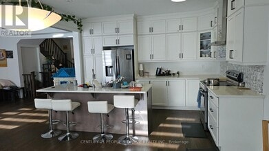 18 Hammermeister St in Kitchener, ON - Building Photo - Building Photo