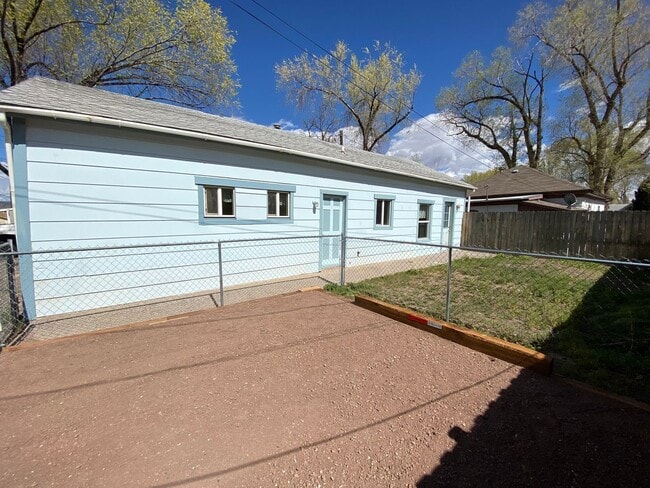 211 1st St in Canon City, CO - Building Photo - Building Photo