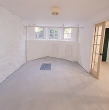 6134 Linden St, Unit 1B in Ridgewood, NY - Foto de edificio - Building Photo