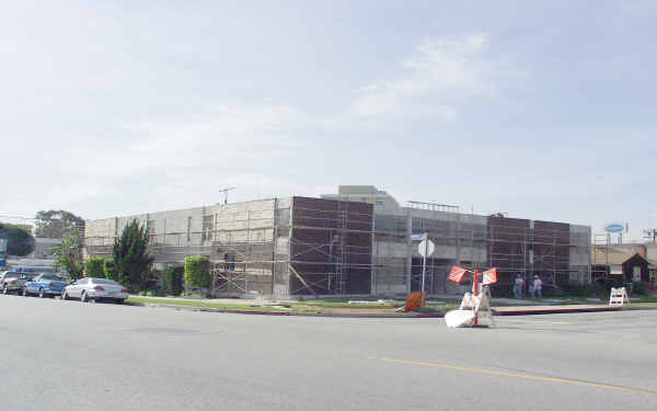 7100 W 85th St in Los Angeles, CA - Building Photo - Building Photo