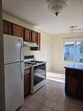 7030 Park Lane Ct, Unit 204 in Woodridge, IL - Foto de edificio - Building Photo