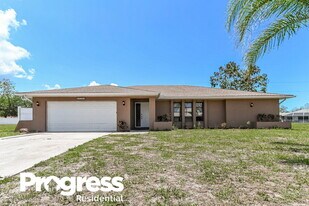 25353 Doredo Dr in Punta Gorda, FL - Building Photo