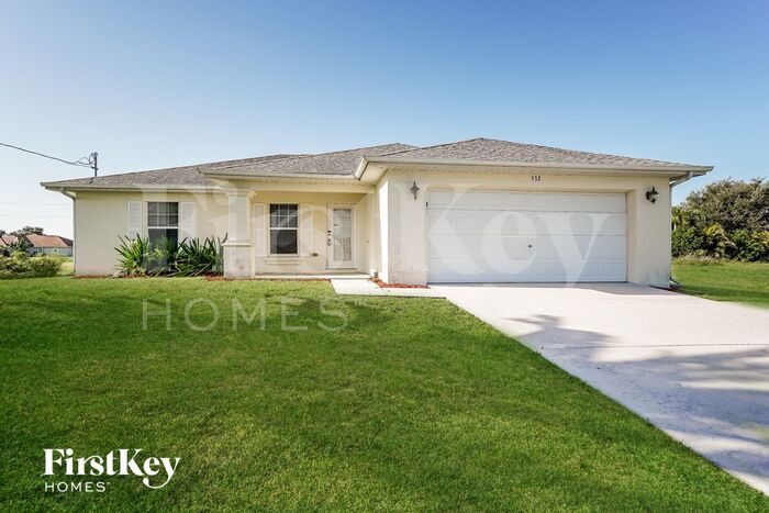 532 Kismet Pkwy W in Cape Coral, FL - Building Photo