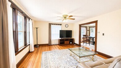 86 Howard St in Waltham, MA - Building Photo - Building Photo