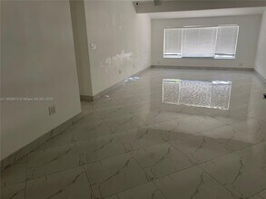 638 SW 10th St in Hallandale Beach, FL - Foto de edificio - Building Photo