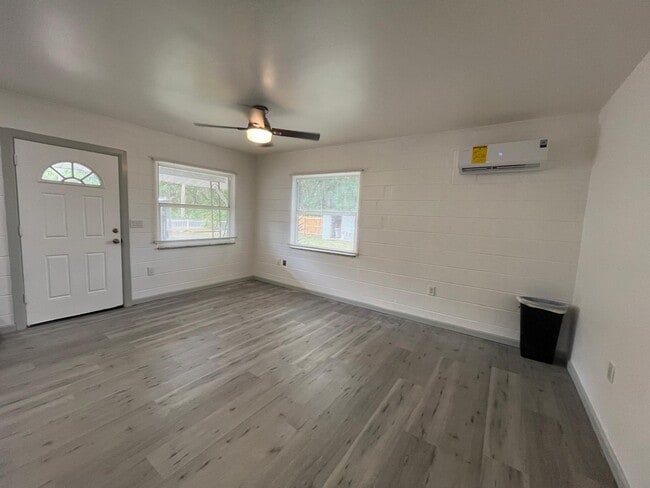 618 NE 11th St in Crystal River, FL - Building Photo - Building Photo