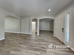 449 Arch Ridge Loop in Seffner, FL - Building Photo - Building Photo