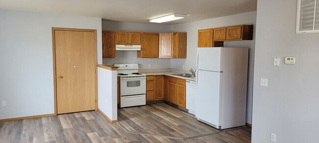 7025 Freedom Ct, Unit A in Summerset, SD - Building Photo - Building Photo