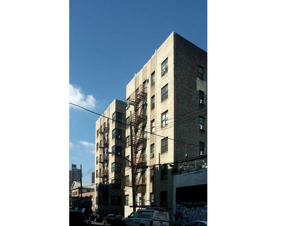 1115-1125 Wyatt St in Bronx, NY - Building Photo