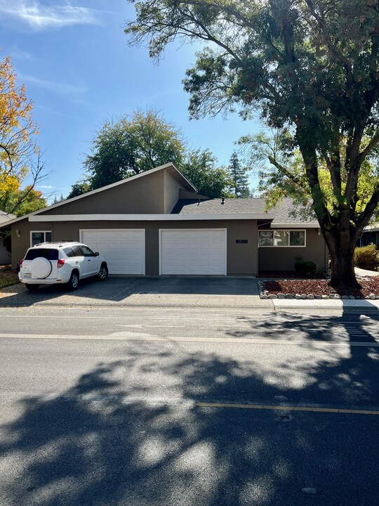 2122 E 8th St, Unit 2124 E 8th St, Davis, CA, 95618 in Davis, CA - Building Photo