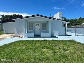 342 Crown Blvd in Melbourne, FL - Building Photo