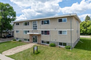 5518 44 Av in Red Deer, AB - Building Photo