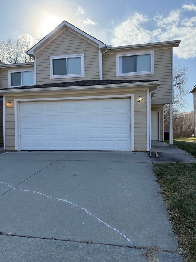 property at 2419 Deerfield Blvd