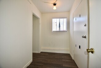 314 W Mission St in Santa Barbara, CA - Foto de edificio - Building Photo