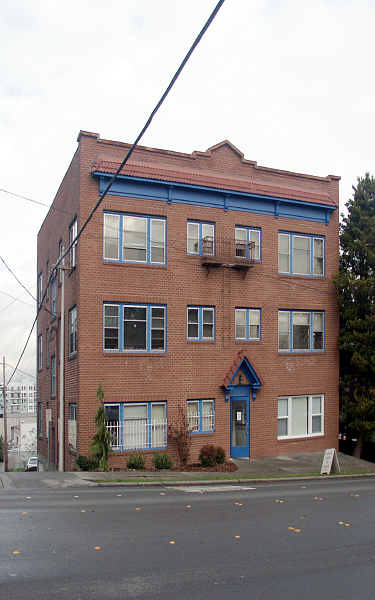 The Belmont Apartments in Everett, WA - Building Photo