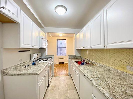 property at 4475 Henry Hudson Pkwy W