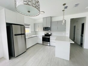 1623 W Smt Dr in Pharr, TX - Building Photo - Building Photo