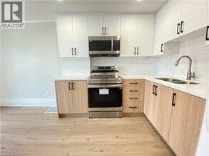 32 Front St N in Thorold, ON - Building Photo - Building Photo