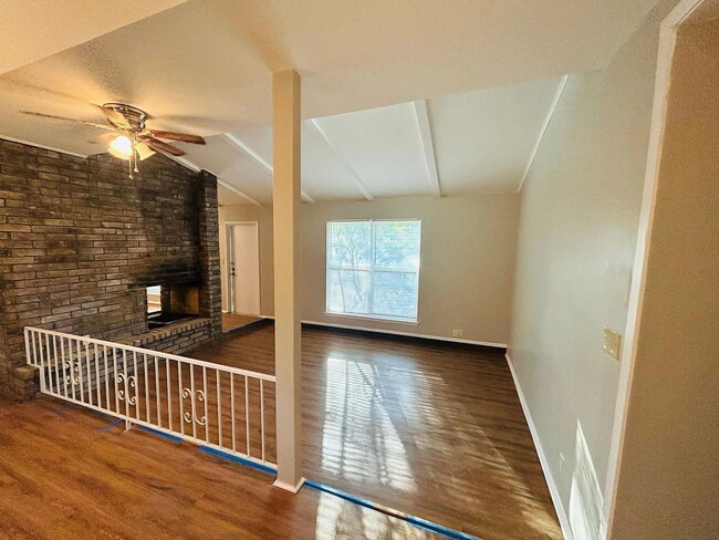 7902 Rustic Forest Dr in San Antonio, TX - Building Photo - Building Photo