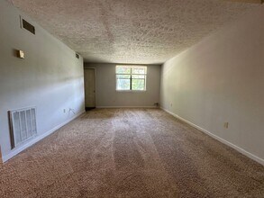 1043 Kendrick Creek Rd in Colonial Heights, TN - Building Photo - Building Photo