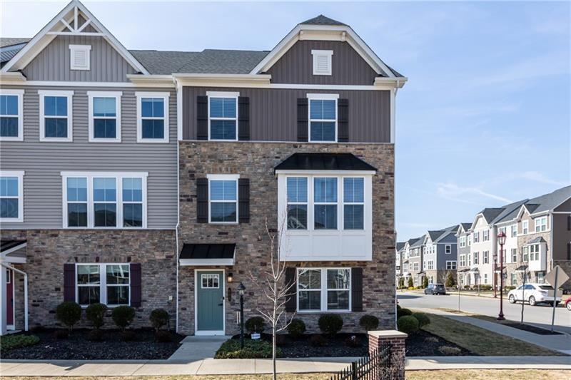 600 Amarth Ln in Cranberry Township, PA - Building Photo