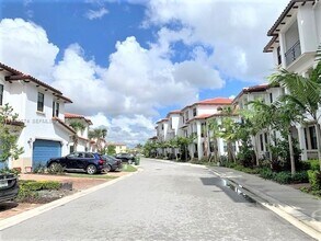 11717 SW 13th Ct in Pembroke Pines, FL - Building Photo - Building Photo