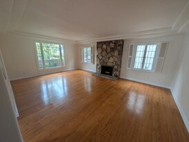 1219 Hi Point St in Los Angeles, CA - Building Photo