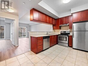 3075-3075 Thomas St in Mississauga, ON - Building Photo - Building Photo