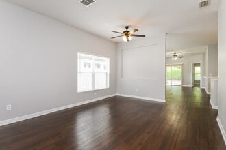 1249 Kellogg Dr in Tavares, FL - Building Photo - Building Photo