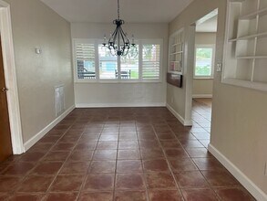 8467 8th Way N in St. Petersburg, FL - Building Photo - Building Photo
