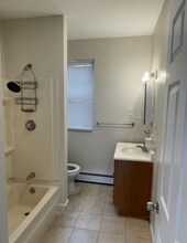 75 Putnam St, Unit 1 in Boston, MA - Foto de edificio - Building Photo