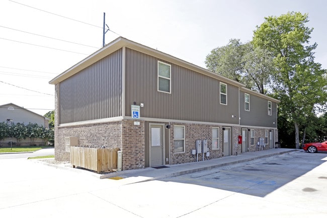 Cedar Creek Townhomes in Fayetteville, AR - Foto de edificio - Building Photo