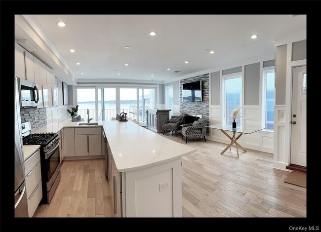 59 Orchard Beach Blvd in Port Washington, NY - Building Photo - Building Photo